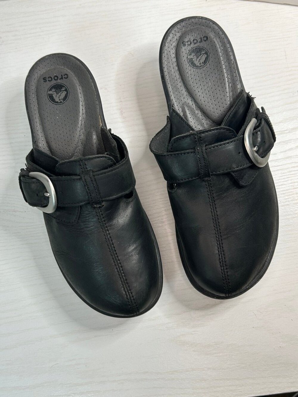 Crocs Womens Size 8 Black Leather Mule Clog Comfort Slip On Buckle Shoes Capsule